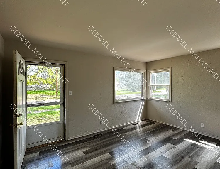 3026 Montana Ave — Photo 10