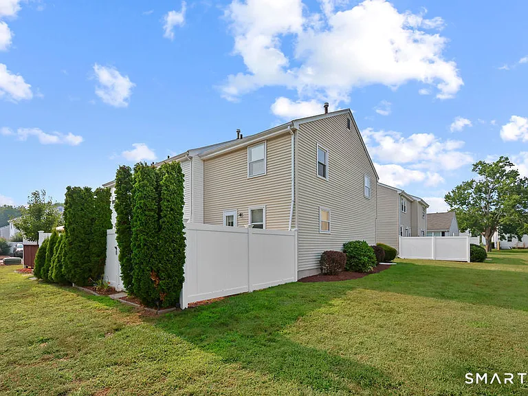 8 Allspice Ln #8 — Photo 23