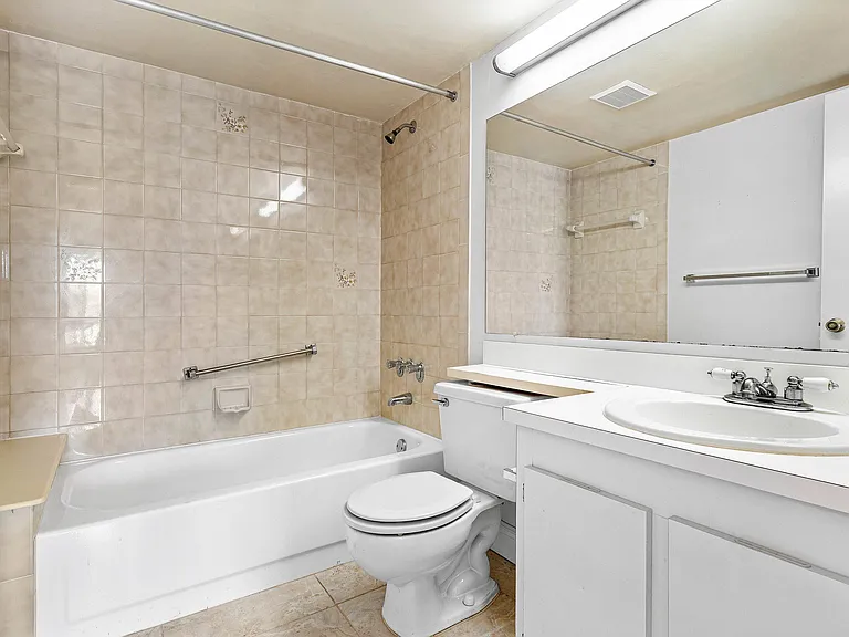 826 Sky Pine Way #D1 — Photo 12