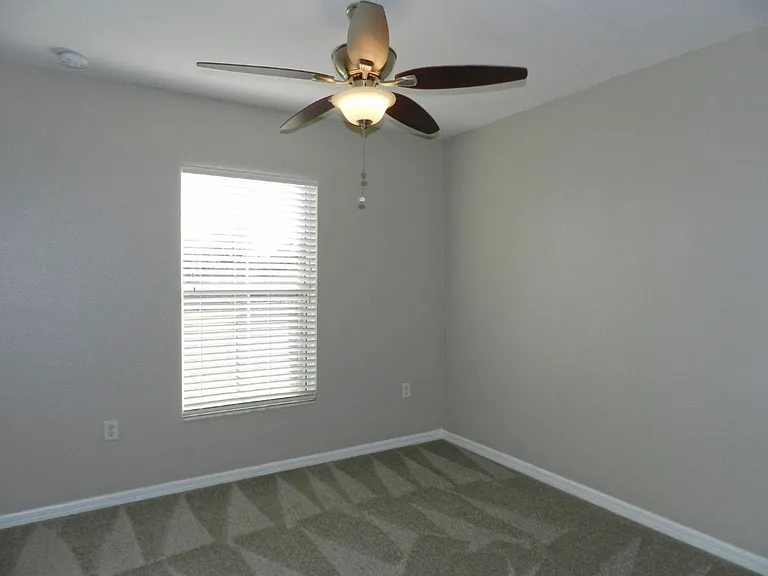 10837 Kensington Park Ave — Photo 21