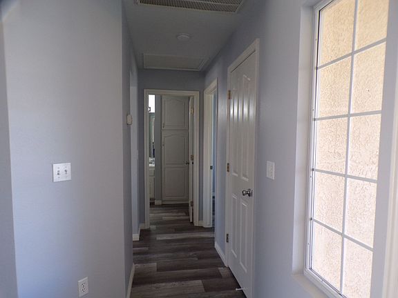 5th image of 271 Concord Dr