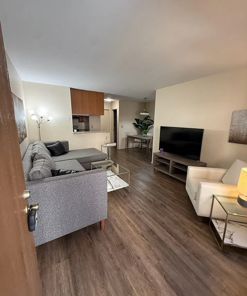4455 Cherokee Ave — Photo 1