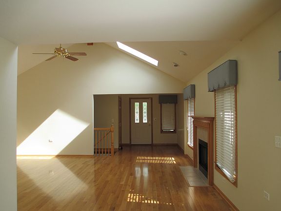 3rd image of 10415 San Luis Ln