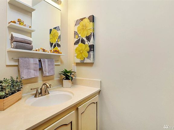 half bath on main foor