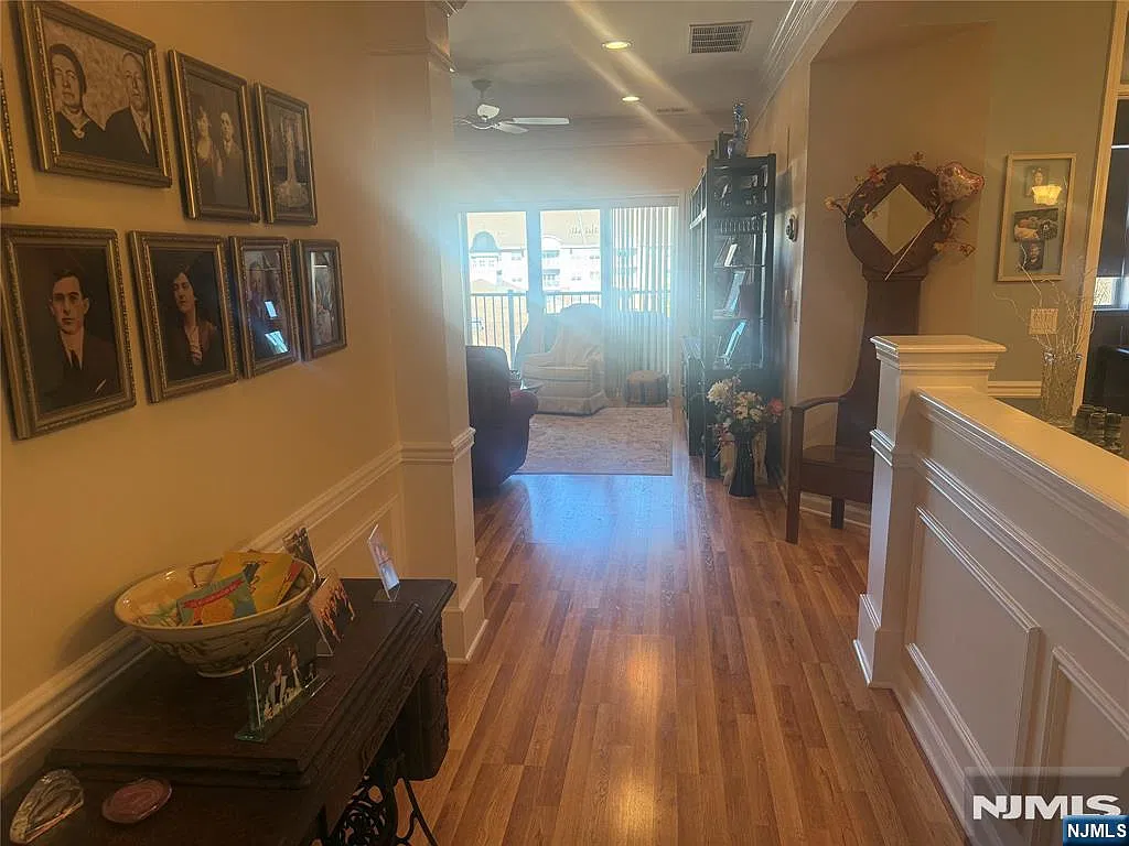 2 bed, 2.0 bath, $3,600 — Photo 4