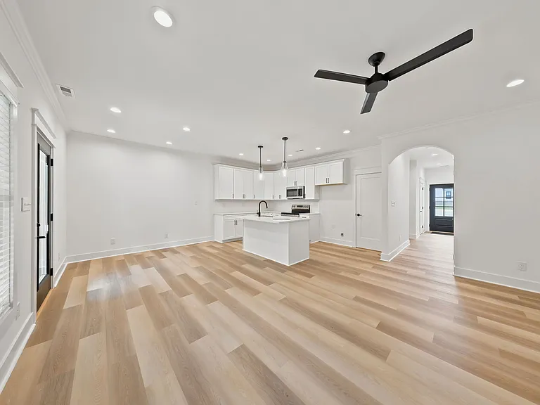 149 Luke Ct — Photo 32