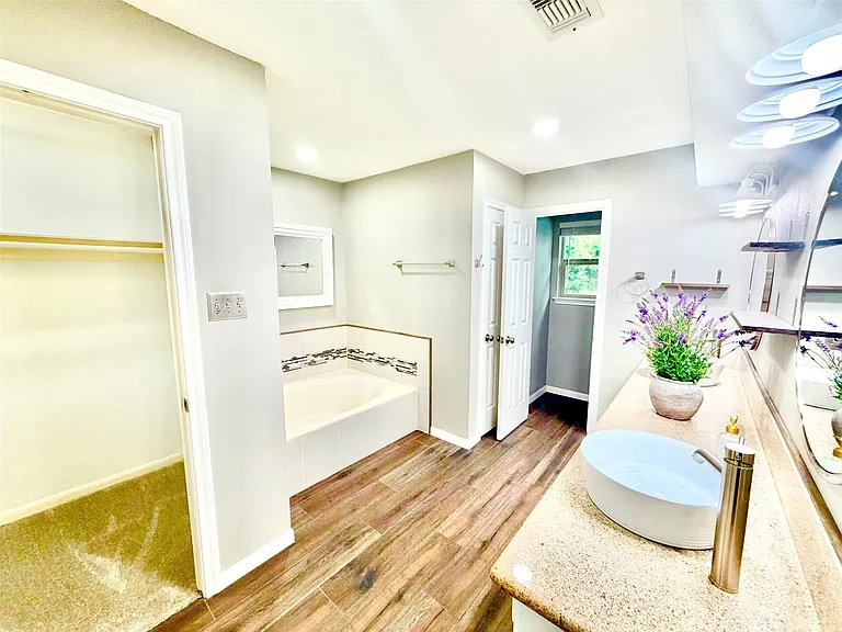 18315 Forest Town Dr — Photo 14