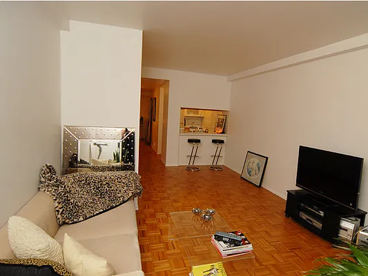 Rented by Sotheby's International Realty | media 4