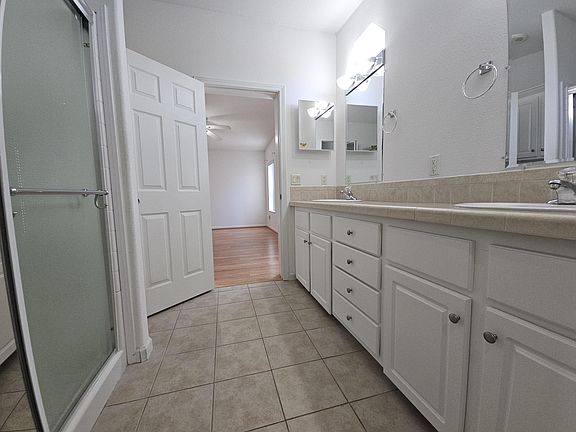 5th image of 136 Cypress Way #136