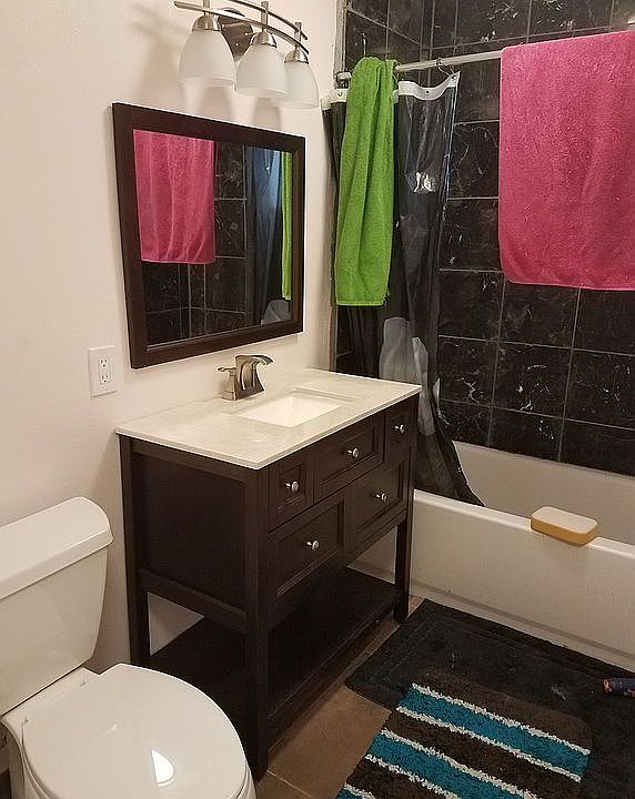 2nd image of 2139 Roanoke Ave
