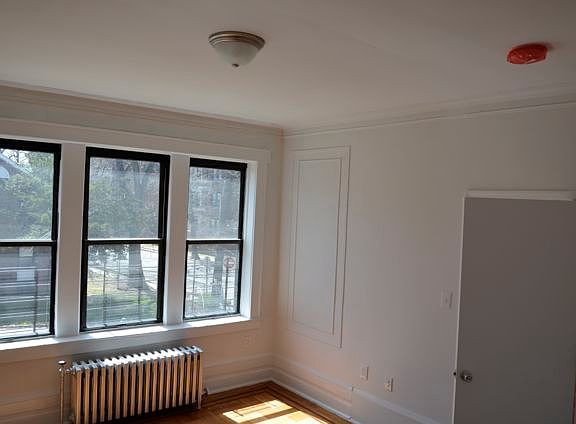 5th image of 266 4th Ave APT 33A