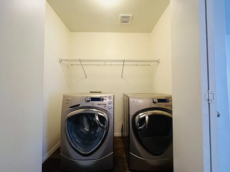 6036 W Wood St — Photo 10