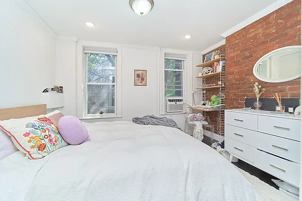 Rented by Living New York | media 13