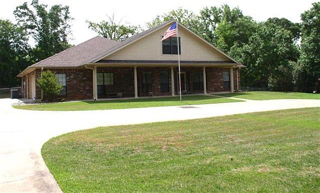 1st image of 424 James Dr