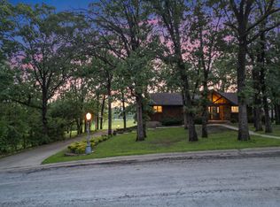 1004 White Oak Drive, El Dorado Springs, MO 64744