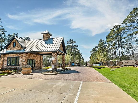 5th image of 1002 Village Shores Ln