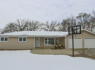 525 Eldora Rd, Hudson, IA 50643