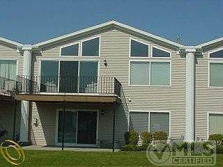 1st image of 815 Crystal Ln
