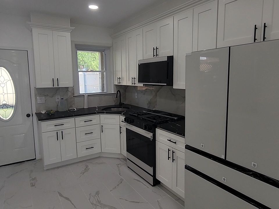 1st image of 1361 N 12th St