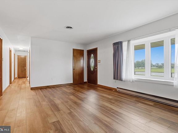3rd image of 16118 Lappans Rd