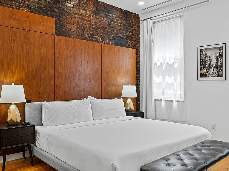 10 E 14th St #6 — Photo 33