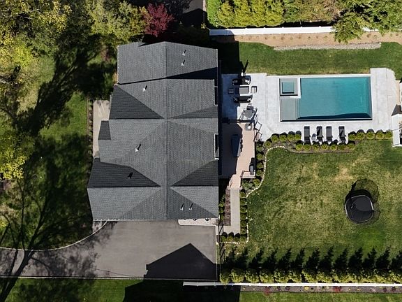 5th image of 13 Robert Dr