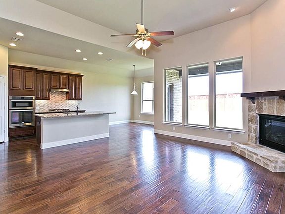 4th image of 1409 Big Creek Dr