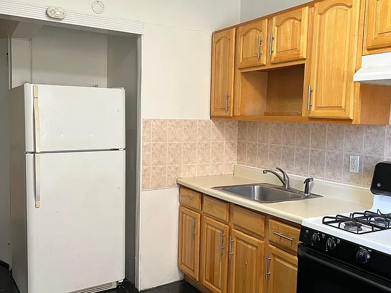 381 Baldwin Ave #1 — Photo 6