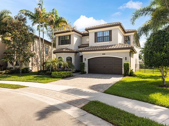2nd image of 9590 Eden Roc Court