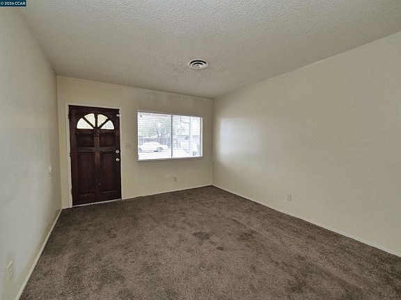 5th image of 211 Kingston Ln