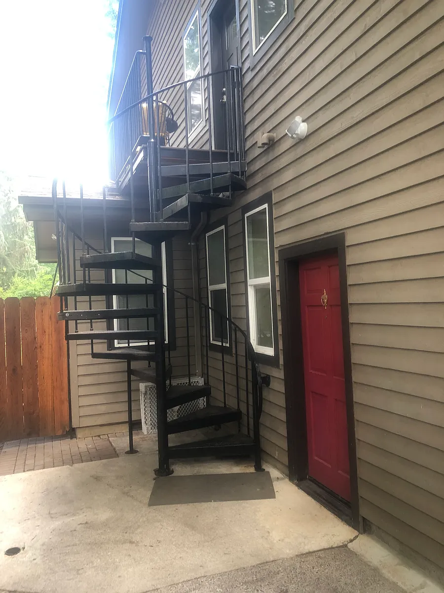 Building Photo - 1746 Russet Dr
