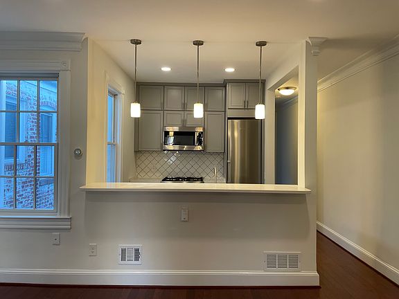4th image of 1654 Avon Pl NW