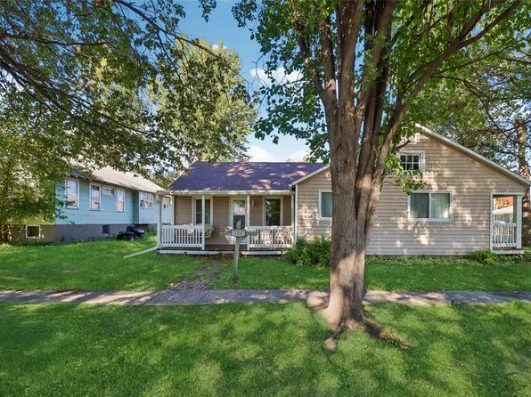 106 E 6th St, Prairie City, IA 50228