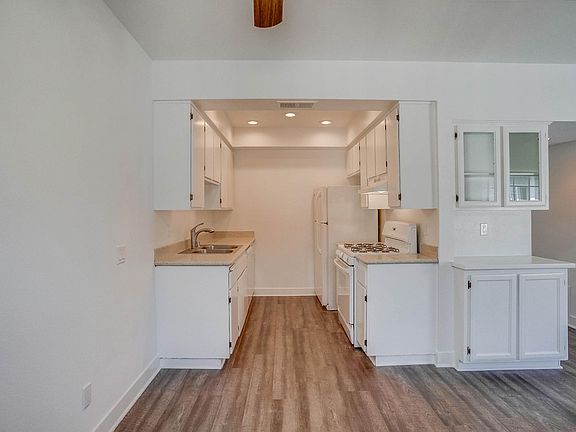 4th image of 620 W Wilson Ave Unit G