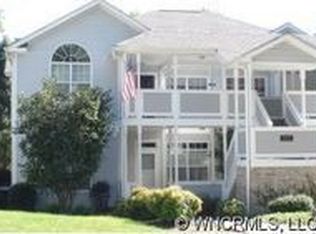 177 Ewbank Gardens Dr, Hendersonville, NC 28791