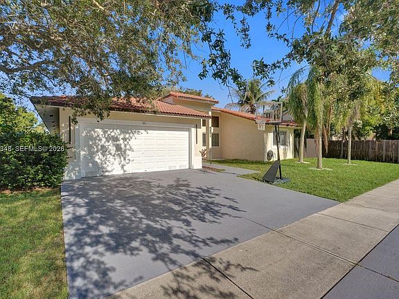 3rd image of 581 SW 169th Way
