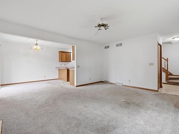 5th image of 2348 Steven St