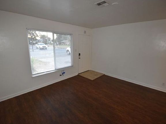 3rd image of 6801 Mariposa Ave