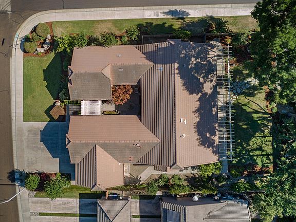 3rd image of 2041 Peppertree Street