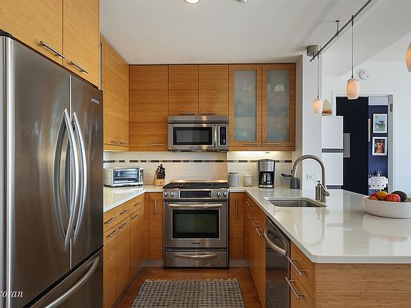 5th image of 410 4th Ave Unit 5E