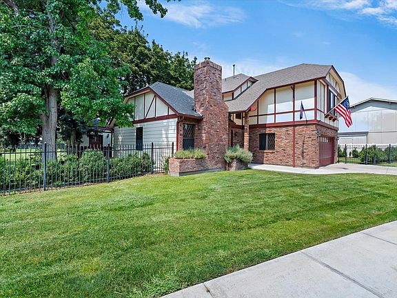 4th image of 1183 N Pebble Beach Way