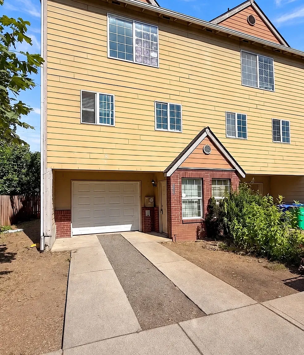 3 bed, 2.5 bath, 1260 sqft, $2,250 — Photo 1