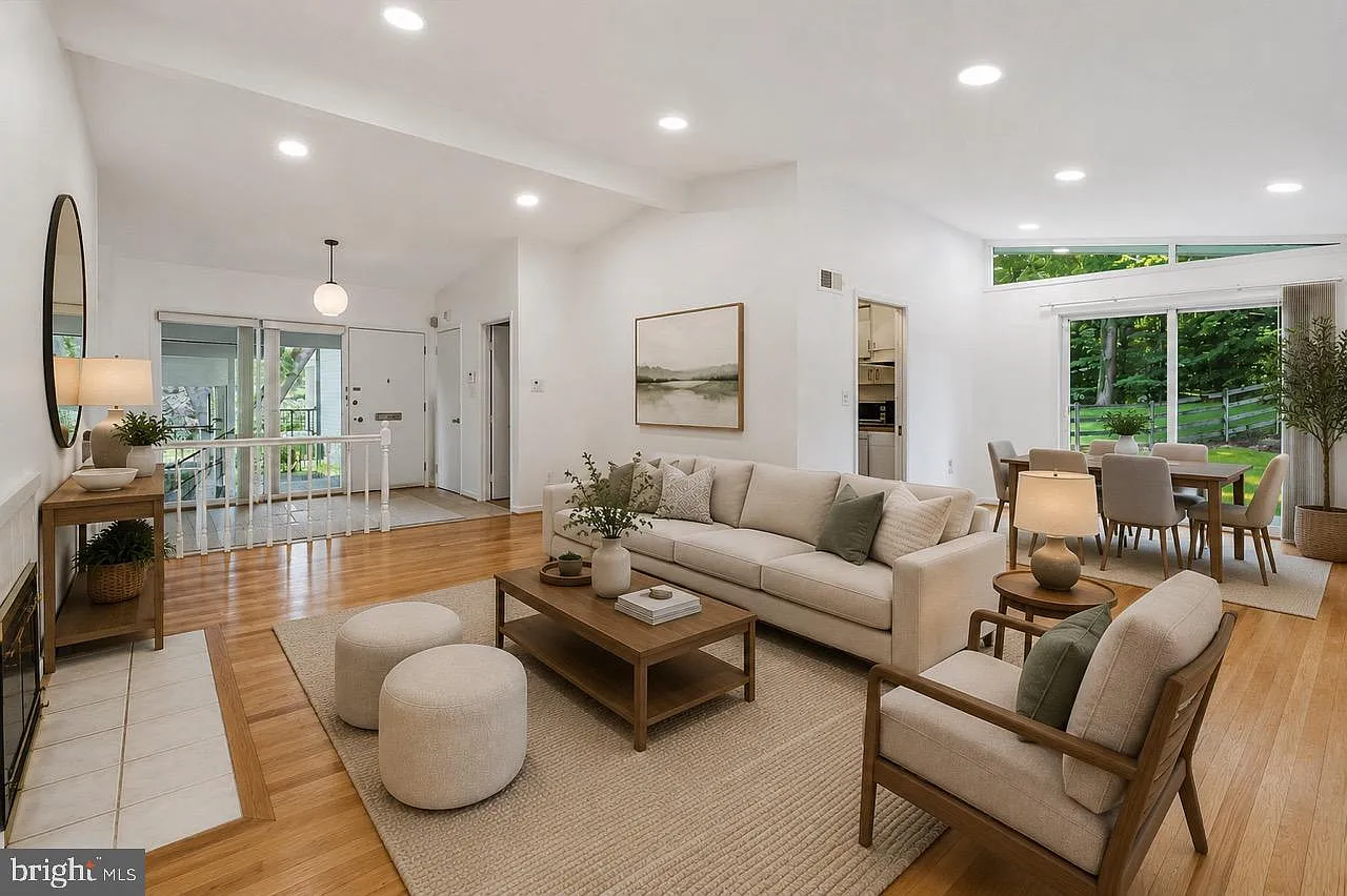 5 bed, 3.0 bath, 2437 sqft, $6,000 — Photo 2