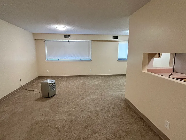142 Van Zandt Ave #103 — Photo 2