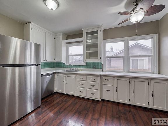 2nd image of 345 W 19th St