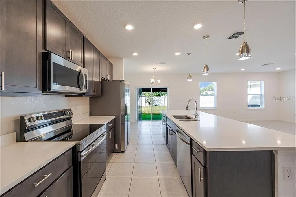 Building Photo - 900 Bocavista Ct
