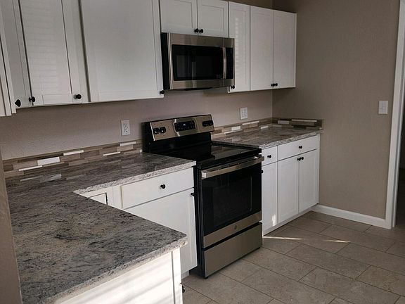 3rd image of 8109 Princess Jeanne Ave NE