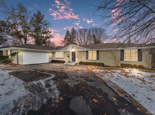 174 Hillboro Dr, Bloomfield Hills, MI 48301