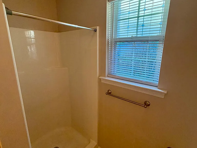 213 Carrington Ln — Photo 39