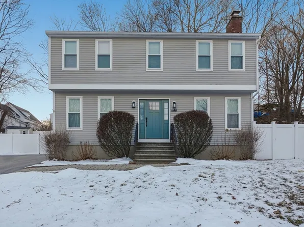 42 Catalpa Cir, Worcester, MA 01603